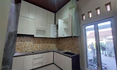 Rumah Baru Mewah Modern Hook Strategis di Karangasem Solo