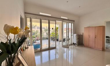 Rumah Mewah Modern Tropis di Perumahan Elit Fajar Indah Solo