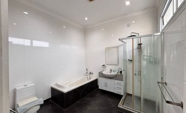 Rumah Mewah Modern Tropis di Perumahan Elit Fajar Indah Solo