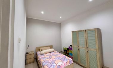 Rumah Mewah Modern Tropis di Perumahan Elit Fajar Indah Solo