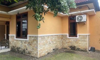 Rumah Hook Luas di Banyuanyar, Kawasan Elit Solo
