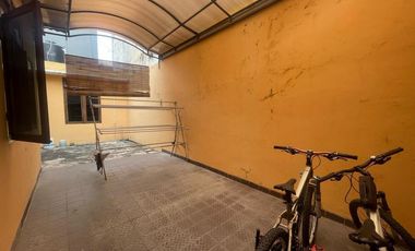 Rumah Hook Luas di Banyuanyar, Kawasan Elit Solo