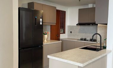 Disewakan Apartemen Simprug Indah 3 BR,Kebayoran lama, Jakarta Selatan