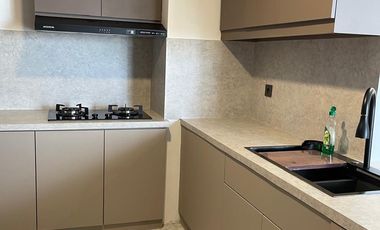 Disewakan Apartemen Simprug Indah 3 BR,Kebayoran lama, Jakarta Selatan