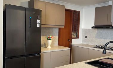 Disewakan Apartemen Simprug Indah 3 BR,Kebayoran lama, Jakarta Selatan