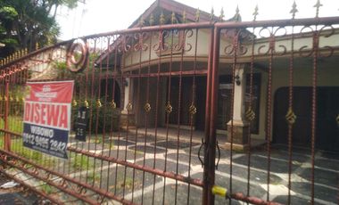 Rumah disewakan pinggir jalan raya Bogor Baru