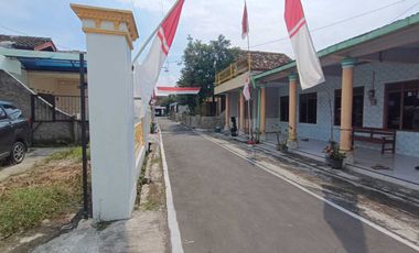 Rumah Klasik di Jaten, Dekat Palur, Dekat Jl. Dempo