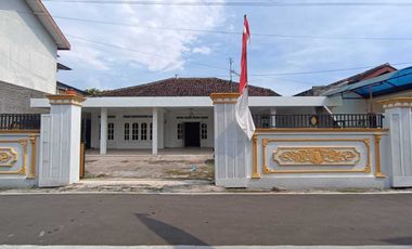 Rumah Klasik di Jaten, Dekat Palur, Dekat Jl. Dempo