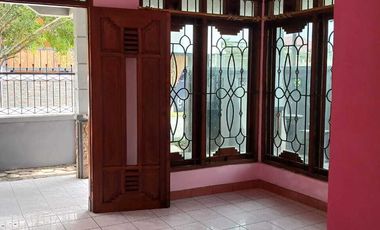 Rumah Hook Klasik di Sumber, Kawasan Elit Solo