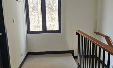 Disewakan Rumah Brand New 2 Lantai Dalam Cluster Nismara Harapan Indah