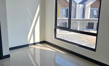 Disewakan Rumah Brand New 2 Lantai Dalam Cluster Nismara Harapan Indah