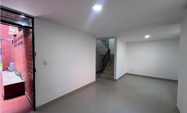 Se arrienda bonita casa en Villas de Altagracia en Jamundí