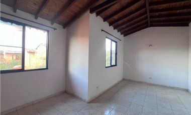 Se arrienda bonita casa en Villas de Altagracia en Jamundí