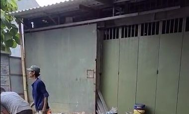 Rumah Modern di Gedangan Solo Baru, IMB 2,5 Lantai
