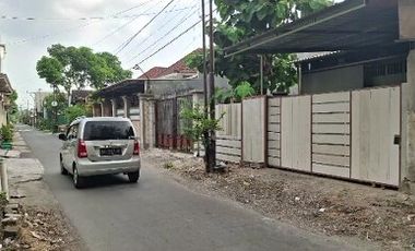 Rumah Modern di Gedangan Solo Baru, IMB 2,5 Lantai