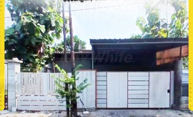 Rumah Modern di Gedangan Solo Baru, IMB 2,5 Lantai