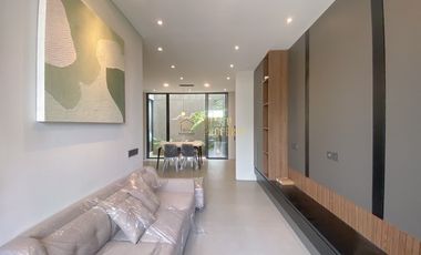 RUMAH 2 LANTAI FULL FURNISH 3 MENIT KE TVRI JOGJA