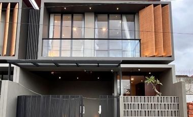 RUMAH 2 LANTAI FULL FURNISH 3 MENIT KE TVRI JOGJA