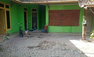 Rumah Hook 6KT di Tepi Jalan Raya Jaten Karanganyar