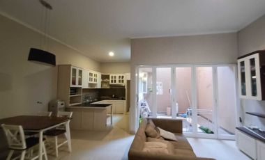 Rumah Tengah Kota Daerah Srimahi 2 lantai Minimalis