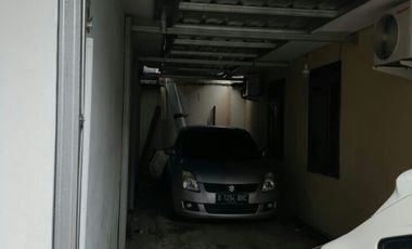 Disewakam rumah dalam komplek dekat bintaro plaza