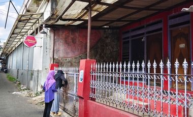 DIJUAL RUMAH TUA SUPER STRATEGIS – CUMA SELANGKAH KE ALUN-ALUN CIMAHI!