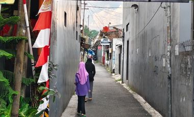 DIJUAL RUMAH TUA SUPER STRATEGIS – CUMA SELANGKAH KE ALUN-ALUN CIMAHI!