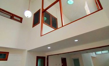 Disewakan Rumah 2lt Semifurnished di Kebayoran Baru - Jakarta Selatan