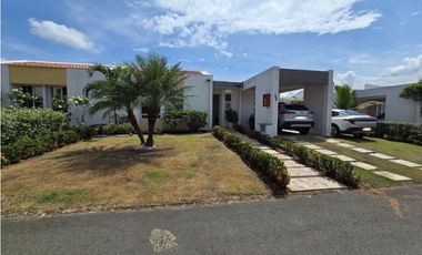 Venta de casa condominio. El castillo