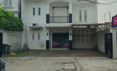 Disewakan rumah di lebak bulus