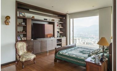 VENTA CASA CON PISCINA LOMA DE SAN JOSE SABANETA
