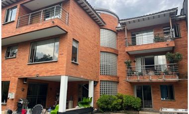 VENTA CASA CON PISCINA LOMA DE SAN JOSE SABANETA