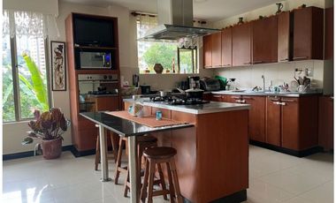 VENTA CASA CON PISCINA LOMA DE SAN JOSE SABANETA