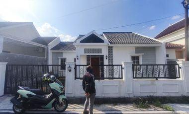 Rumah Solo di jual palur ngringo dekat klinik mojosongo  uns