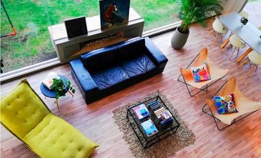 VENDO ILUMINADA CASA EN CONJUNTO CERRADO EN CAJICA (IC)