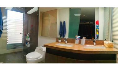 VENDO ILUMINADA CASA EN CONJUNTO CERRADO EN CAJICA (IC)