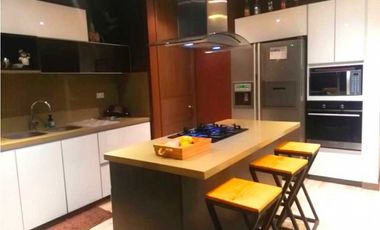 VENDO ILUMINADA CASA EN CONJUNTO CERRADO EN CAJICA (IC)