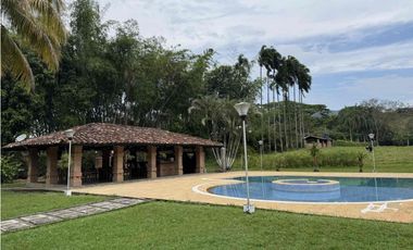 SE VENDE FINCA CERCA A LA VIRGINIA