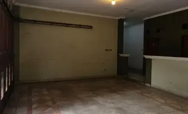 Dijual rumah hook hitung tanah bisa utk usaha LT 182 hrg 1.5 M di galaxy bbs banjir