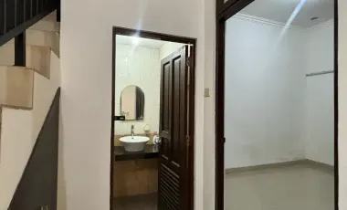 Dijual cepat rumah tempat usaha strategis ramai dkt Mall GGP LT 300LB419 bulevard galaxy