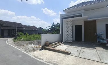 Rumah Baru Cantik SHM, Ready Unit Finishing Bonus Free Pjk Pembelian