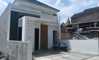 Rumah Baru Cantik SHM, Ready Unit Finishing Bonus Free Pjk Pembelian