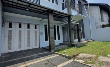PARKIR 2 MBL DIKONTRAKAN RUMAH BAGUS LUAS 2LT PINGGIR JLN 2 MBL TEBET