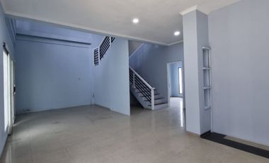 PARKIR 2 MBL DIKONTRAKAN RUMAH BAGUS LUAS 2LT PINGGIR JLN 2 MBL TEBET