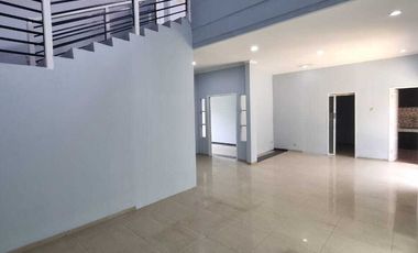 PARKIR 2 MBL DIKONTRAKAN RUMAH BAGUS LUAS 2LT PINGGIR JLN 2 MBL TEBET