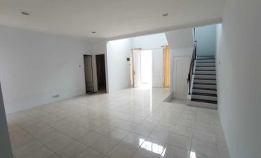 Rumah sewa Permata Regency 2 lantai siap huni