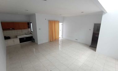 Rumah sewa Permata Regency 2 lantai siap huni