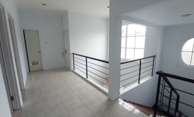 Rumah sewa Permata Regency 2 lantai siap huni
