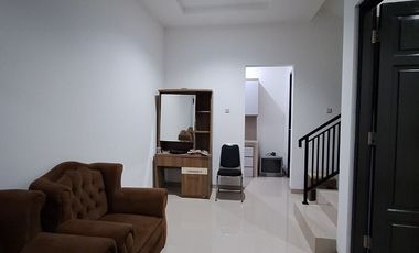 Rumah Dijual Cluster Karang Tengah Nego Strategis KPR