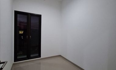 Rumah Dijual Cluster Karang Tengah Nego Strategis KPR